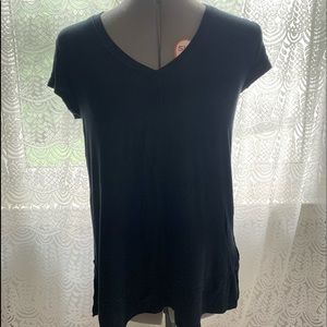 NWOT H by Bordeaux Black Seamed Short Sleeve V-Neck Top Size XS